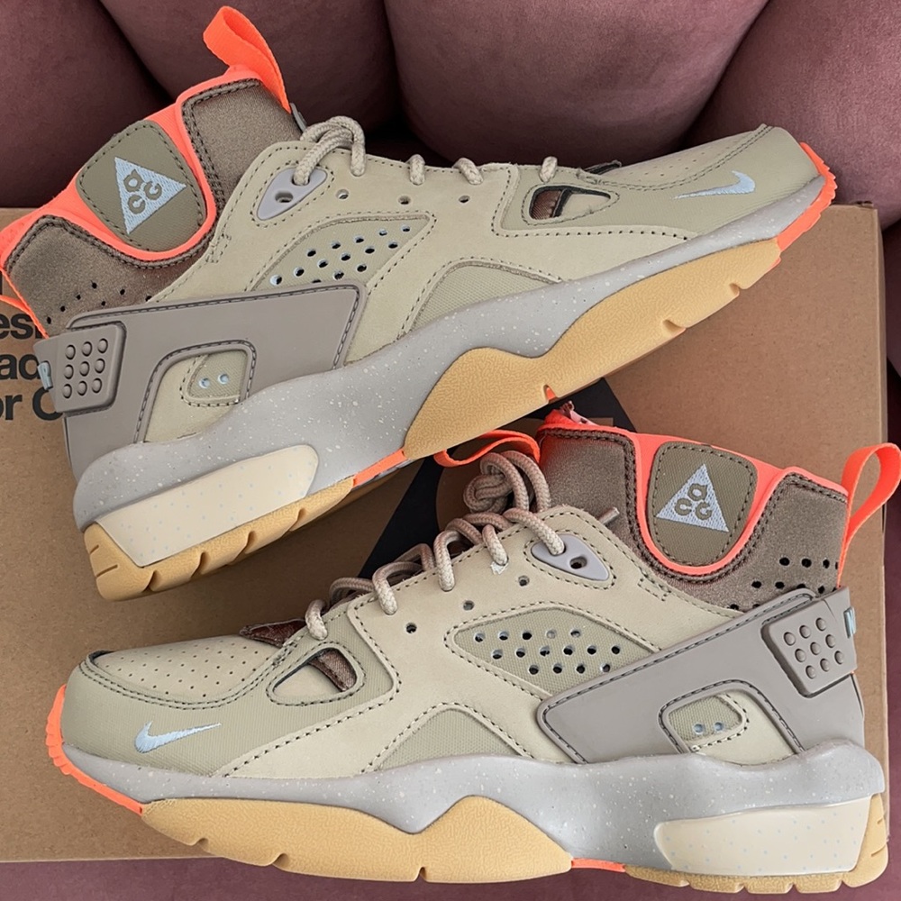 ACG Air Mowabb ‘Limestone Reflect Silver’